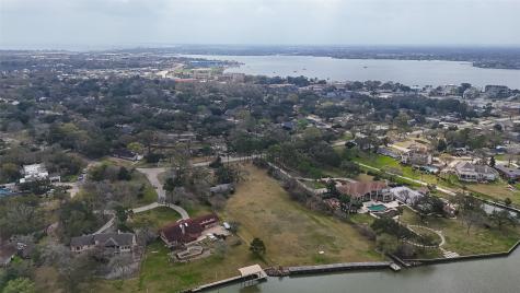 205 Lakeshore Drive Seabrook TX 77586
