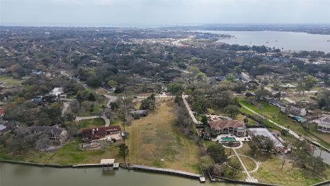 205 Lakeshore Drive Seabrook TX 77586