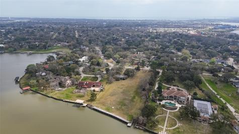 205 Lakeshore Drive Seabrook TX 77586