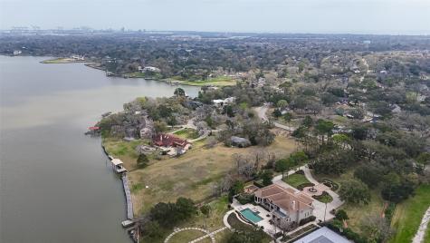 205 Lakeshore Drive Seabrook TX 77586