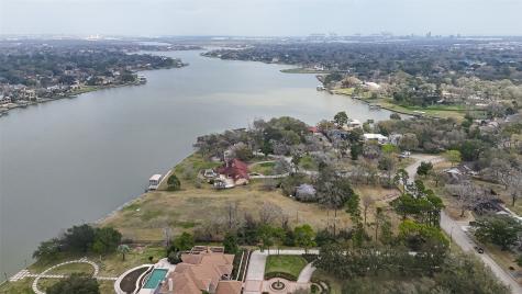 205 Lakeshore Drive Seabrook TX 77586