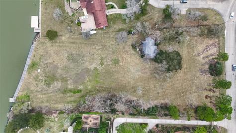 205 Lakeshore Drive Seabrook TX 77586