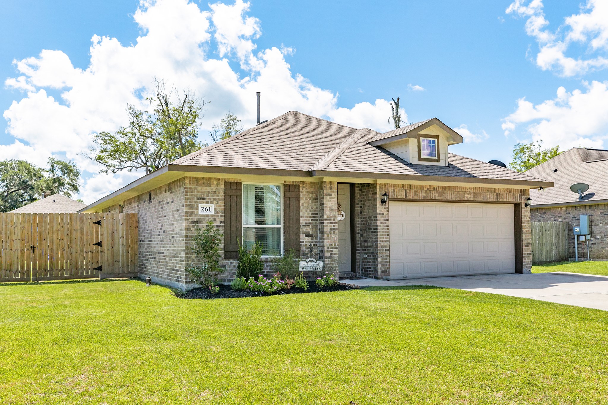 261 Inwood Drive West Columbia TX 77486