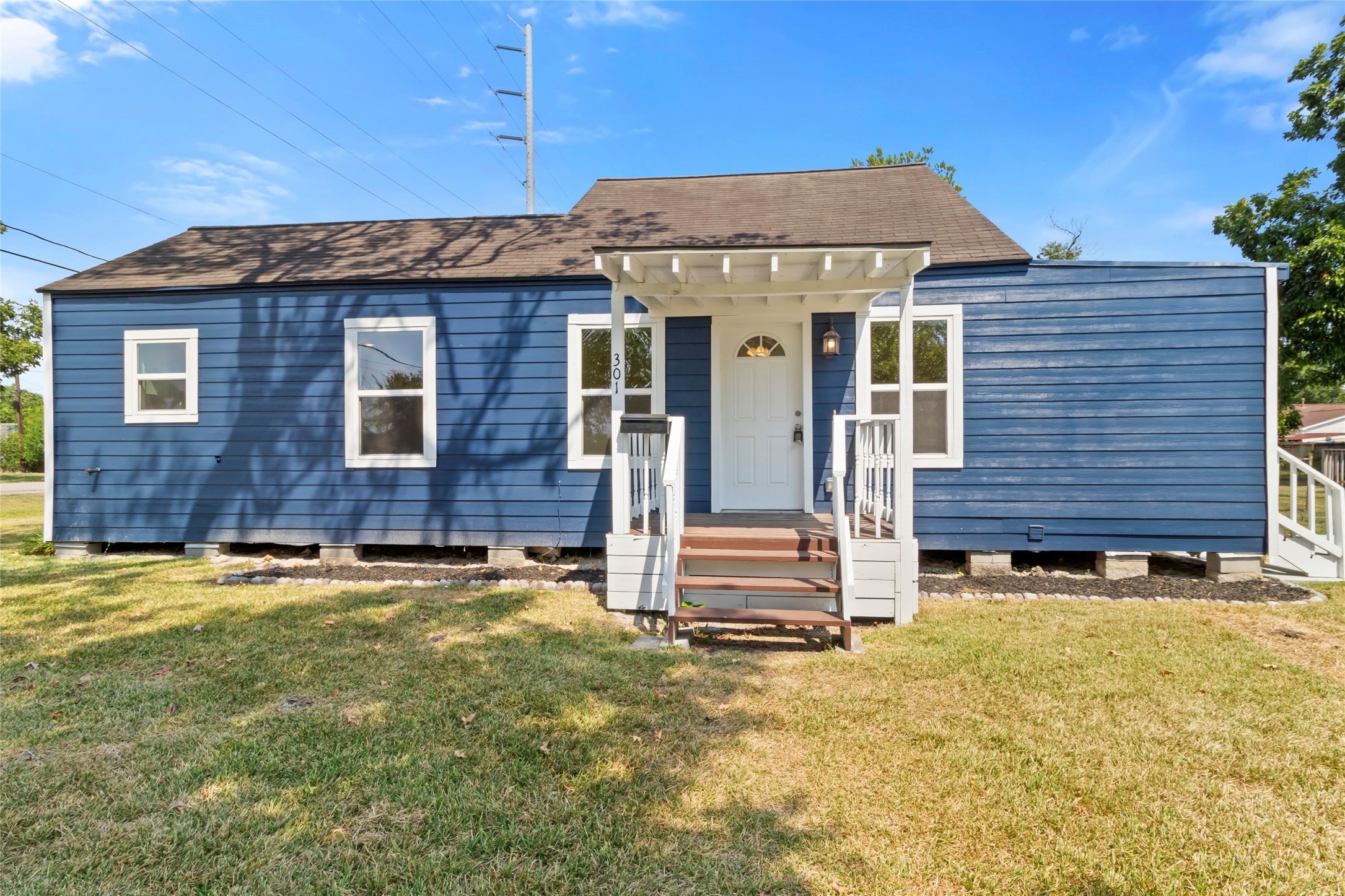 301 S Virginia Street La Porte TX 77571