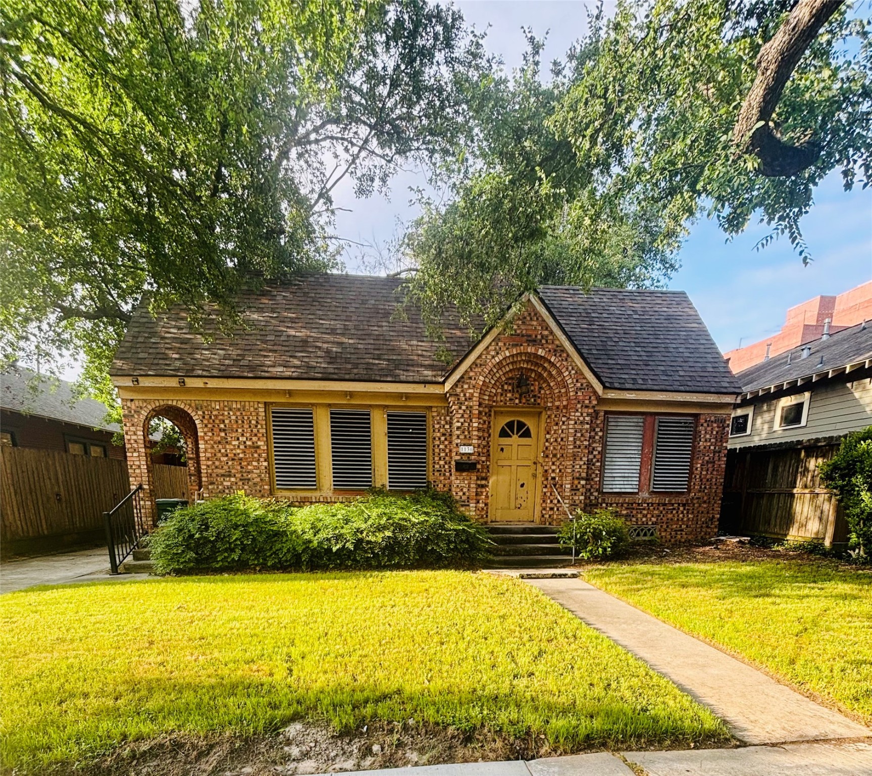 1136 W Cottage Street Houston TX 77009