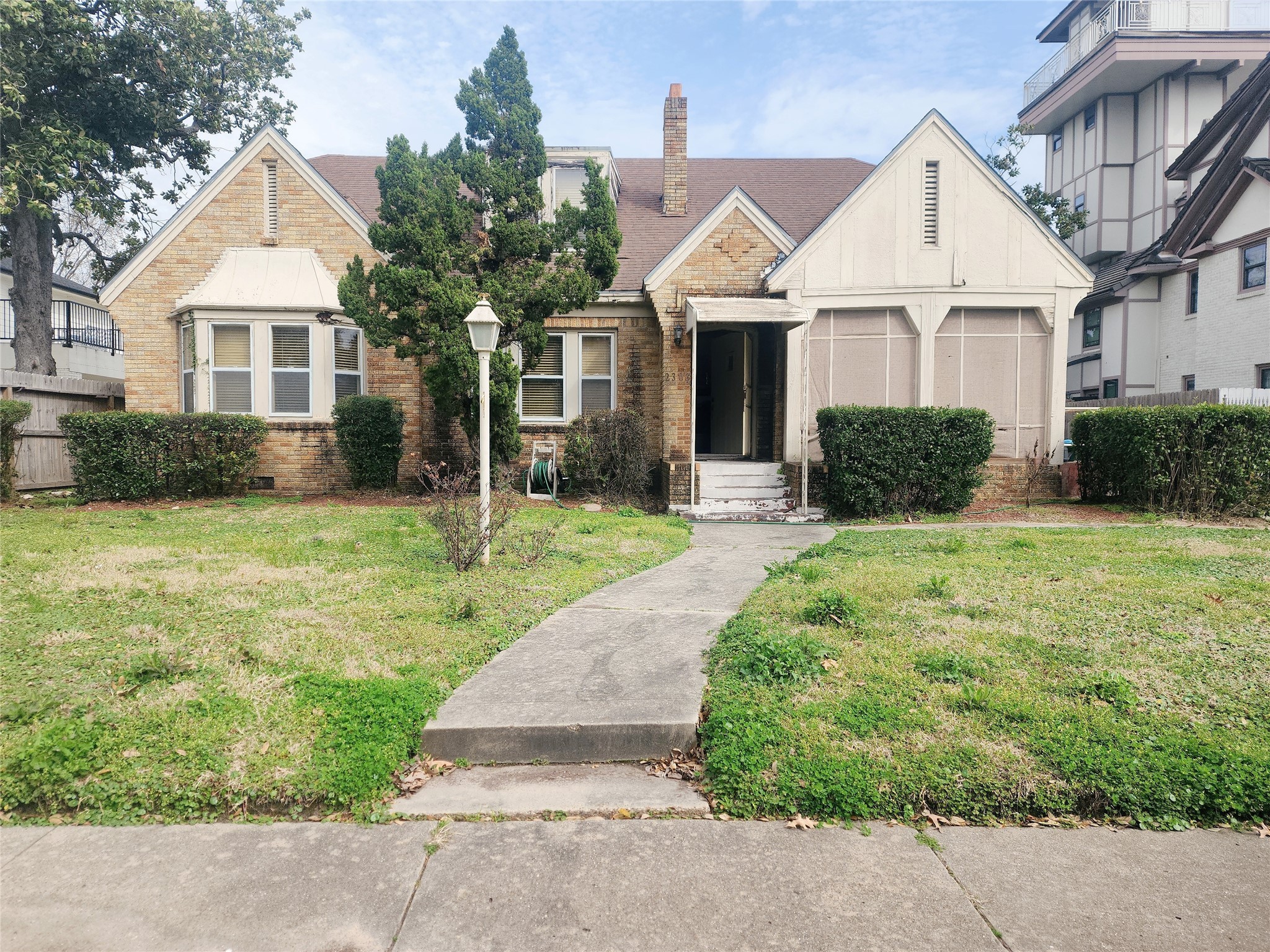2303 Wichita Street Houston TX 77004