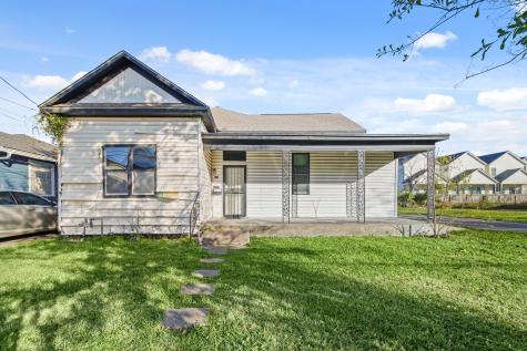 713 E 37th Street Houston TX 77022