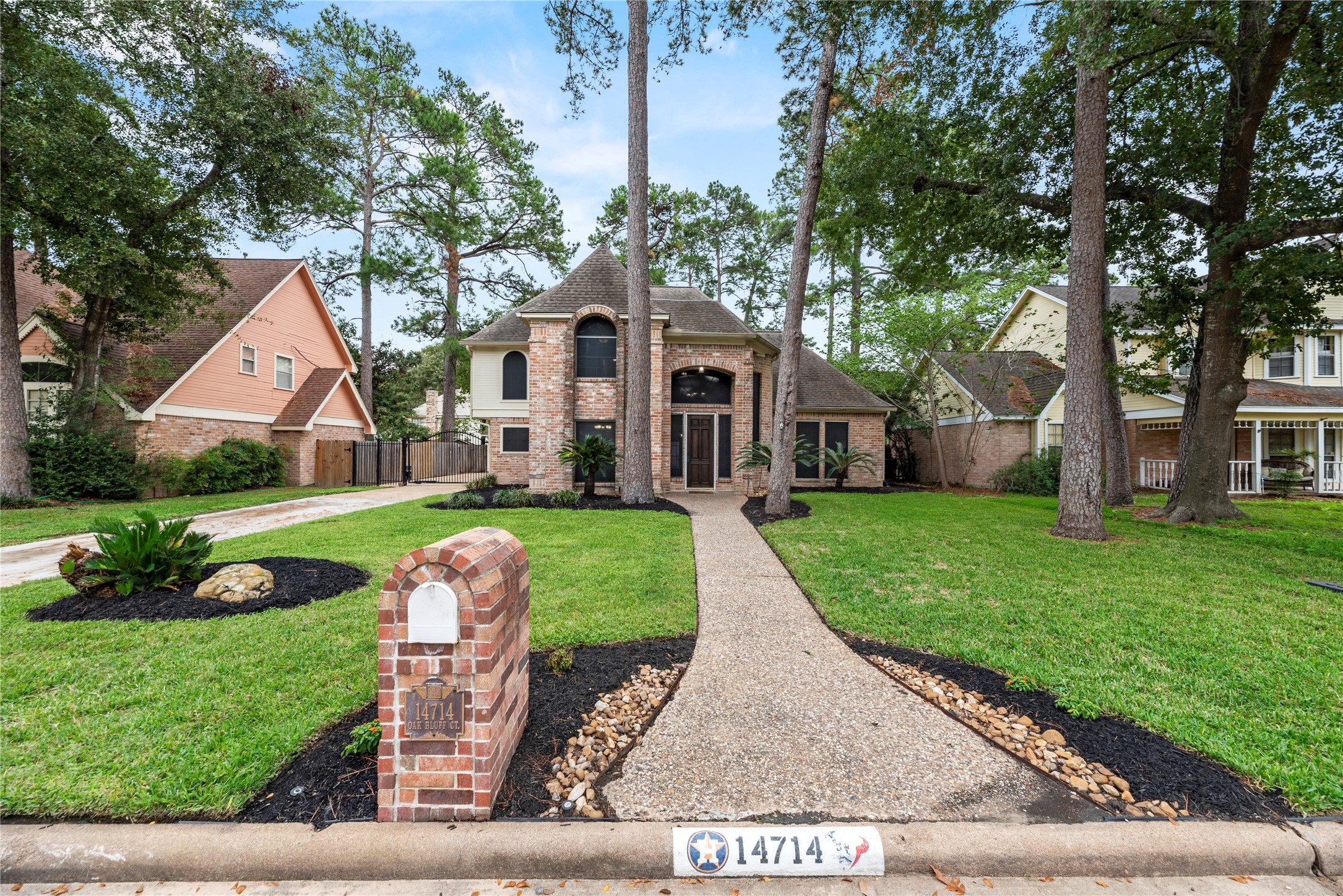 14714 Oak Bluff Court Houston TX 77070