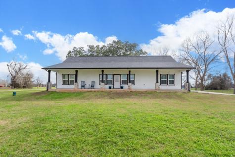 202 Horse Shoe Trail Angleton TX 77515