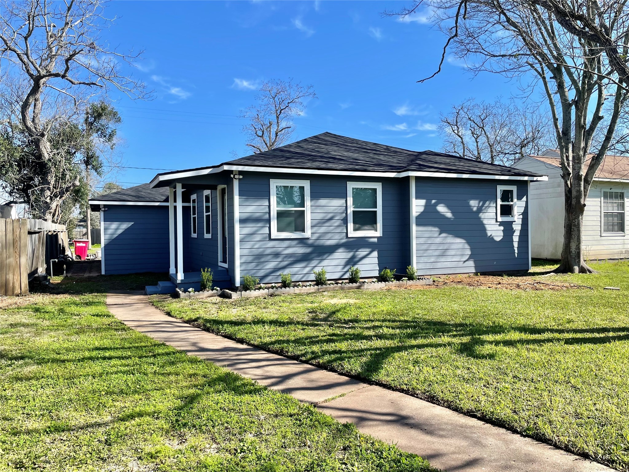 1526 W 8th Street Freeport TX 77541