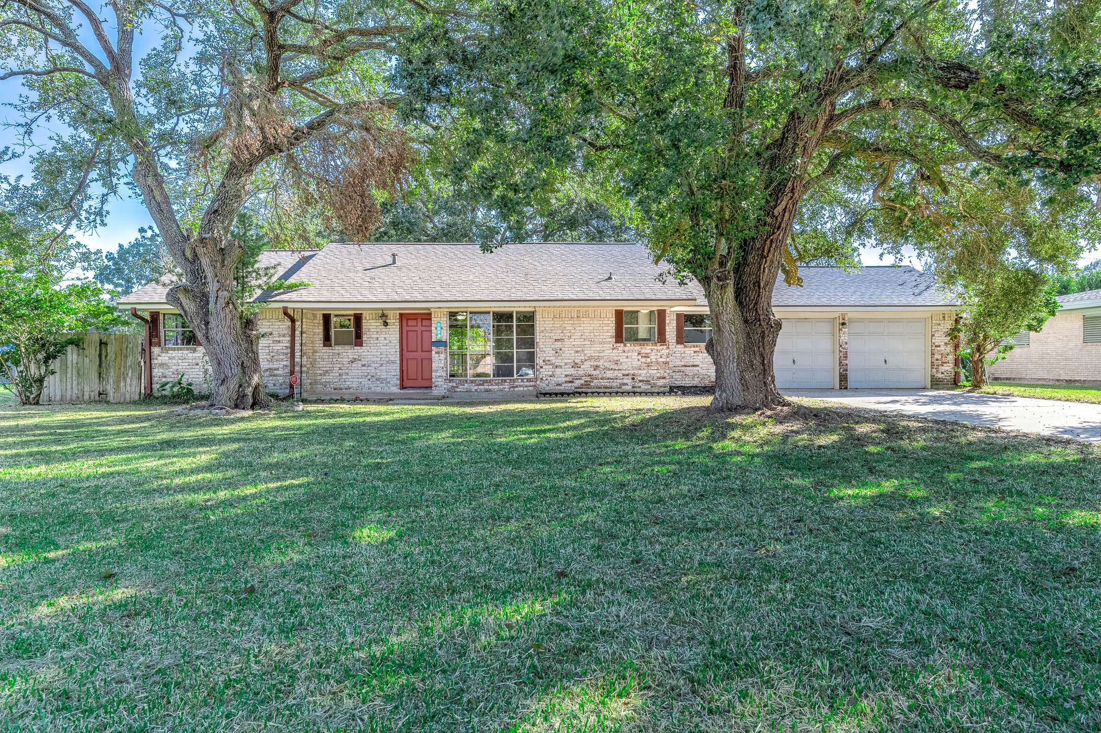 2609 Lake Park Drive La Marque TX 77568