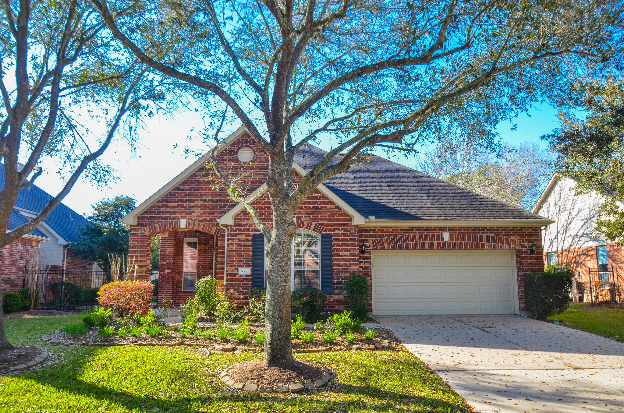 1606 S Lago Vista Drive Pearland TX 77581