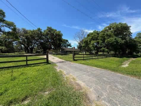 32428 Fm 1301 Road West Columbia TX 77486