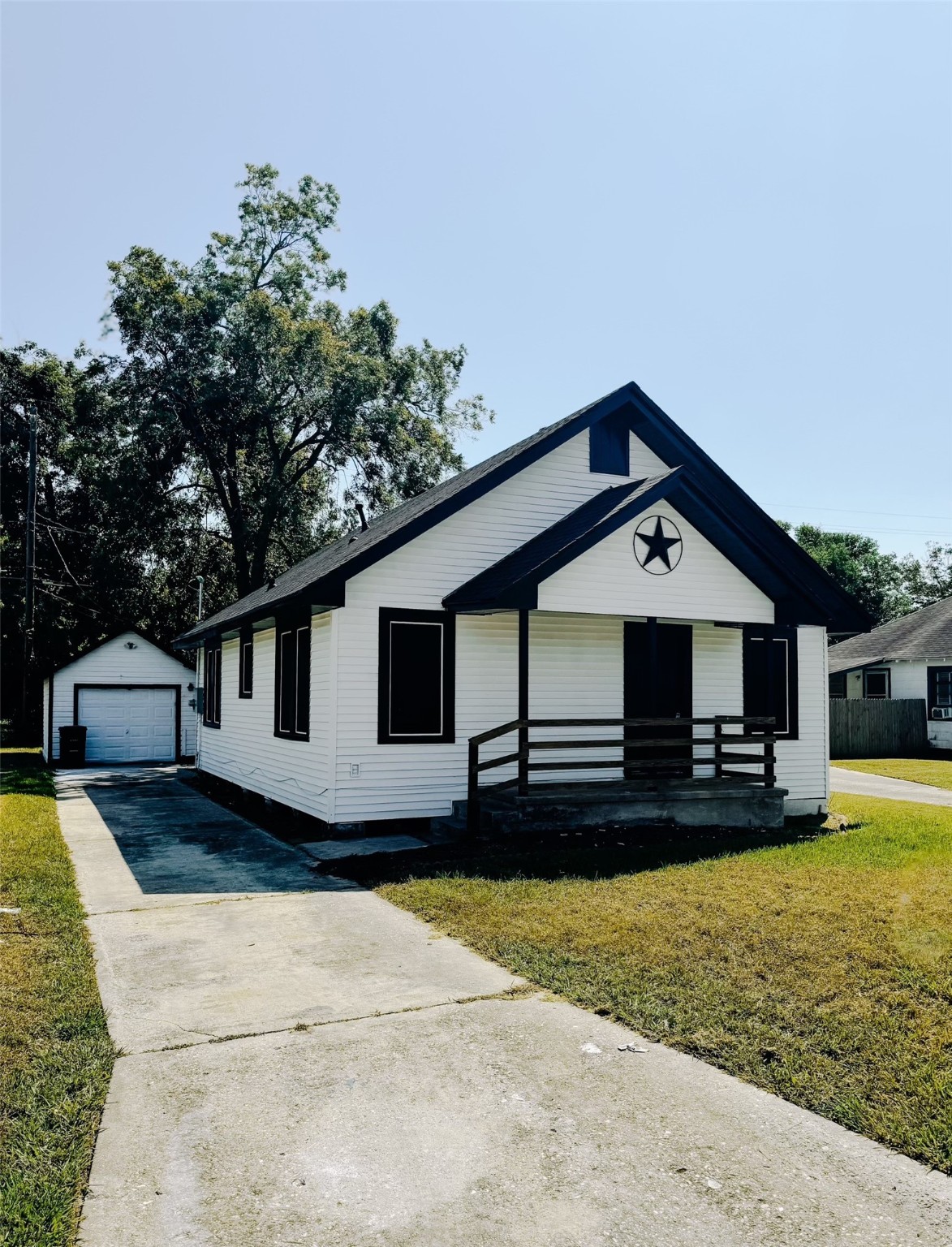 705 Bowie Street Baytown TX 77520
