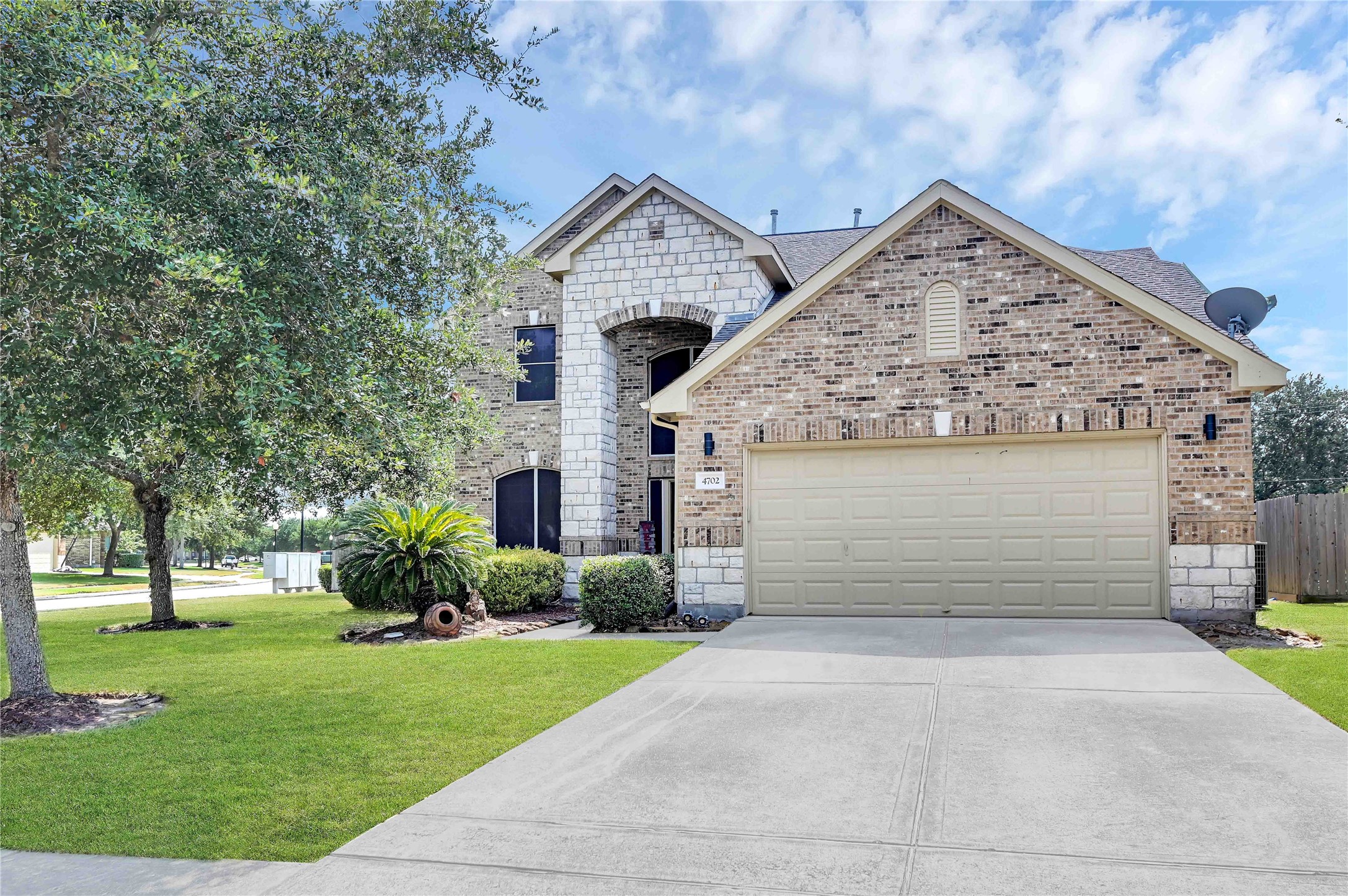 4702 Lakefront Terrace Court Pearland TX 77584