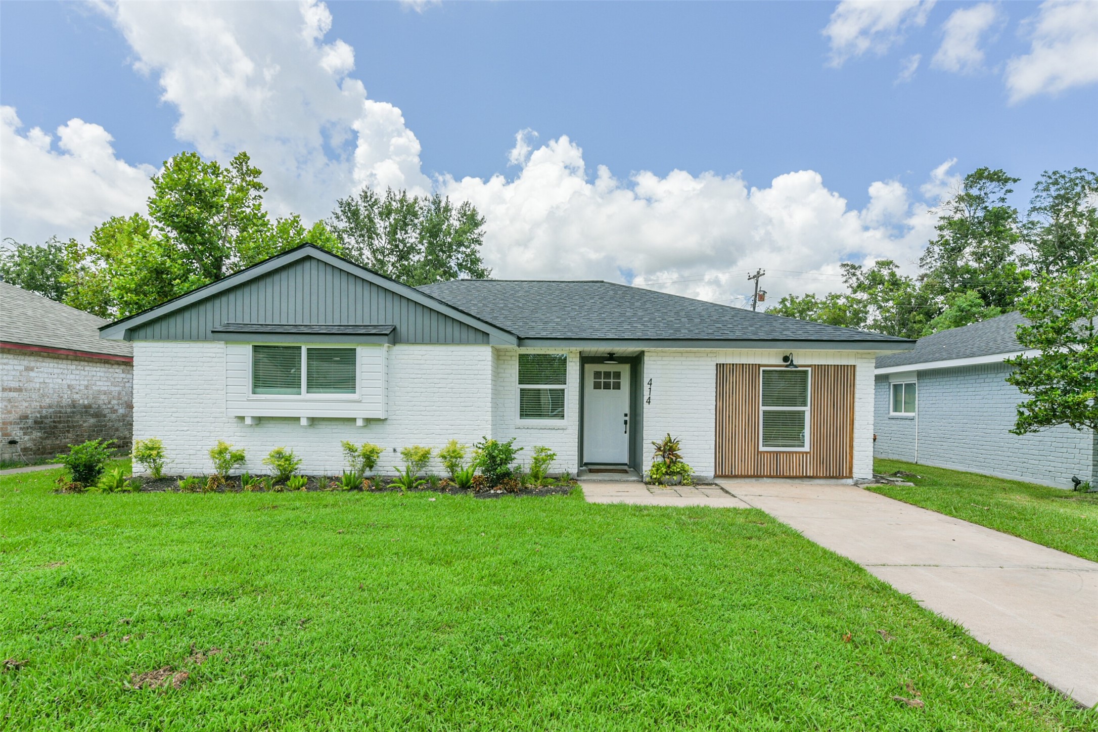 414 Avondale Lane Friendswood TX 77546