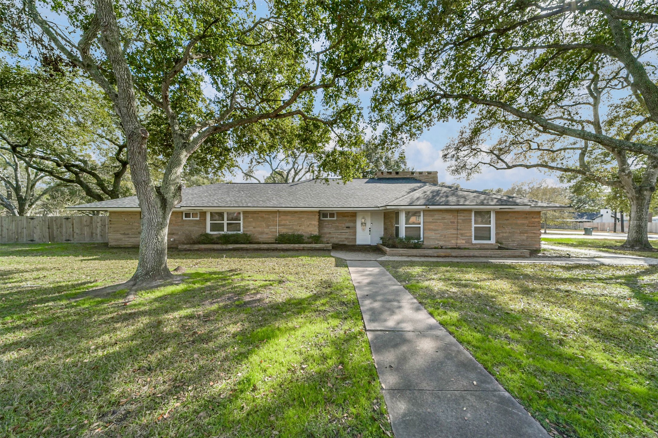 711 W Norris Street El Campo TX 77437