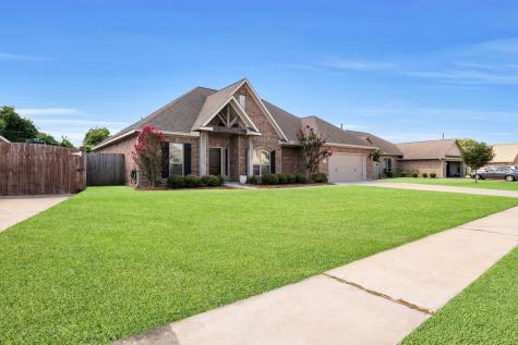 97 Poppy Street Lake Jackson TX 77566