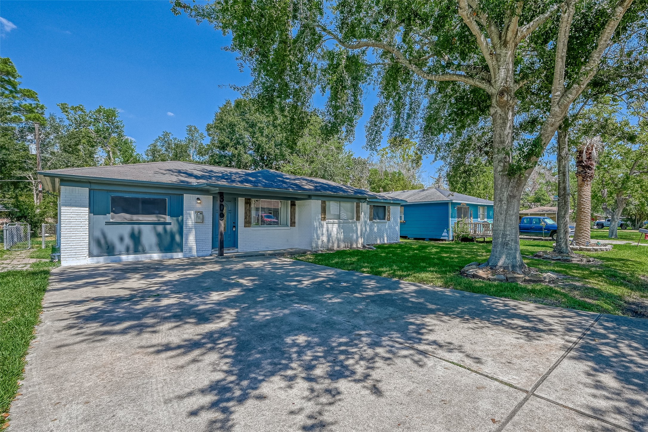 309 E Foley Street Alvin TX 77511