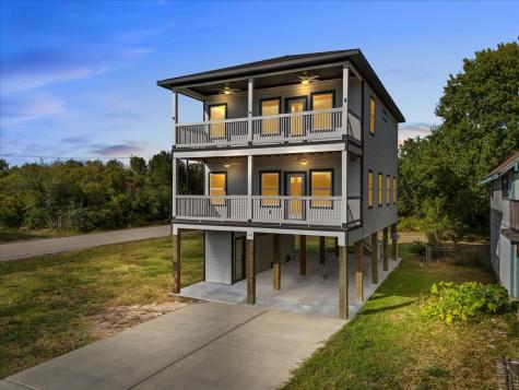 101 Grove Street La Porte TX 77571