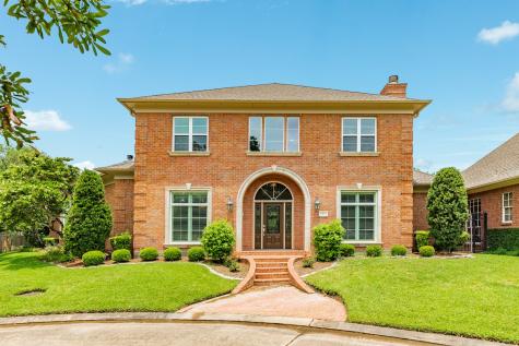 1 Heritage Oak Court Lake Jackson TX 77566