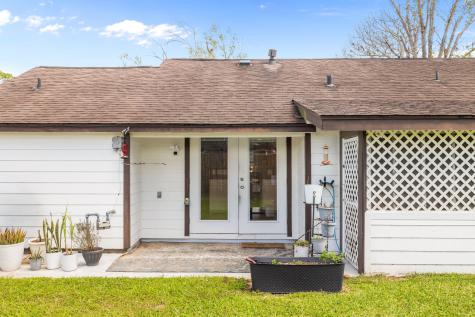 201 Huisache Street Lake Jackson TX 77566