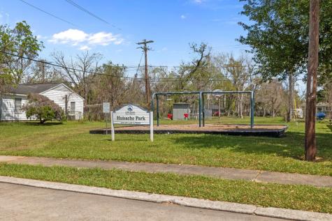 201 Huisache Street Lake Jackson TX 77566