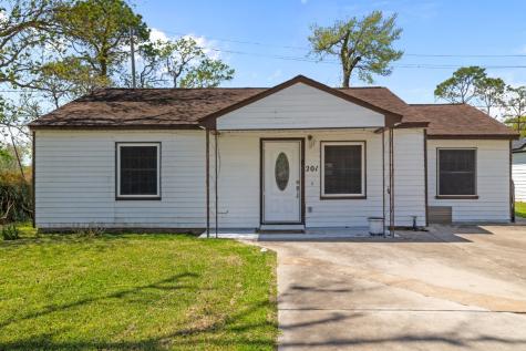 201 Huisache Street Lake Jackson TX 77566