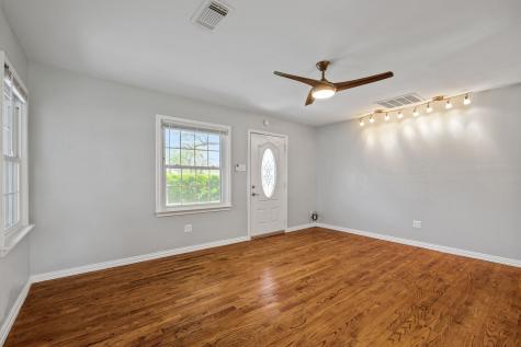 201 Huisache Street Lake Jackson TX 77566