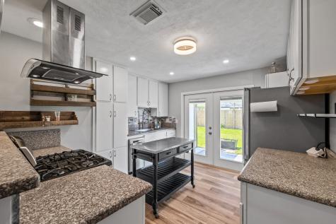 201 Huisache Street Lake Jackson TX 77566