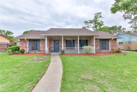 915 Hackberry Street La Porte TX 77571
