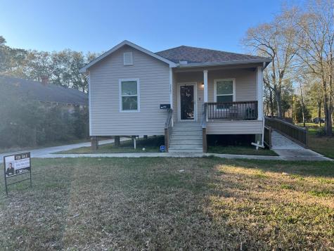 3705 Lakeshore Drive Port Arthur TX 77642