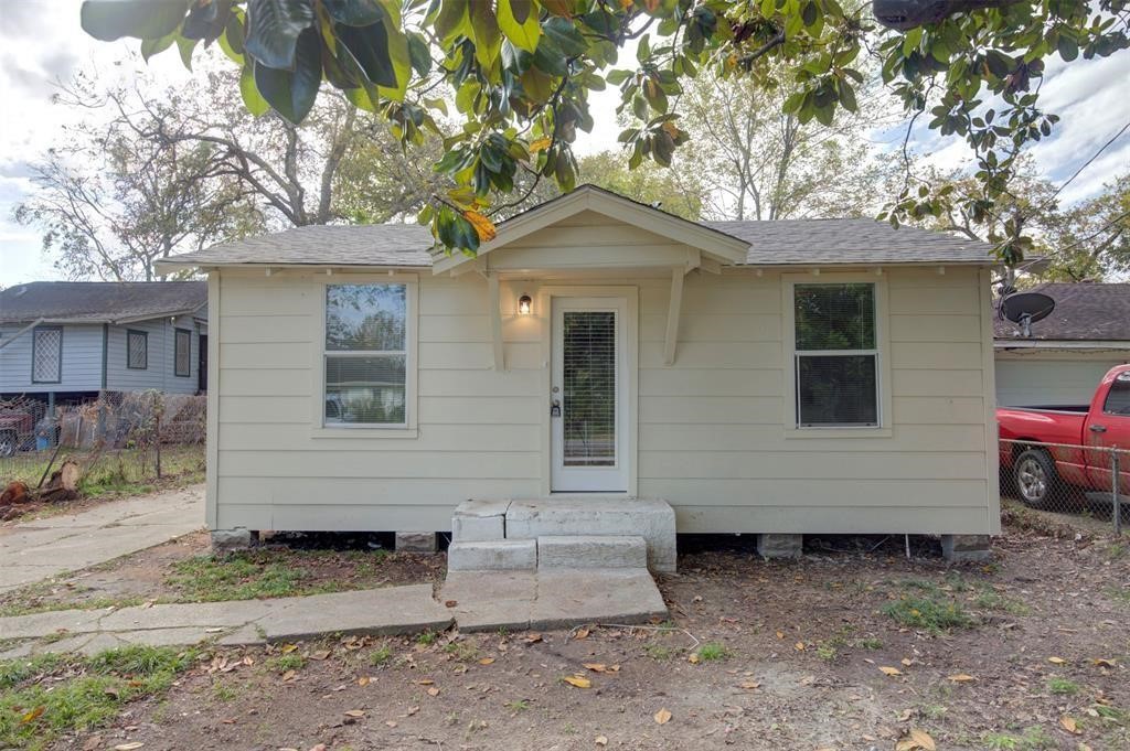 1220 Neyland Street Houston TX 77022