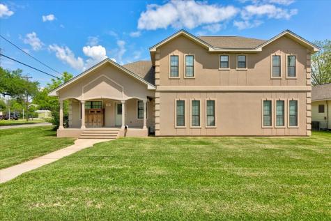 332 Avenue C Port Neches TX 77651