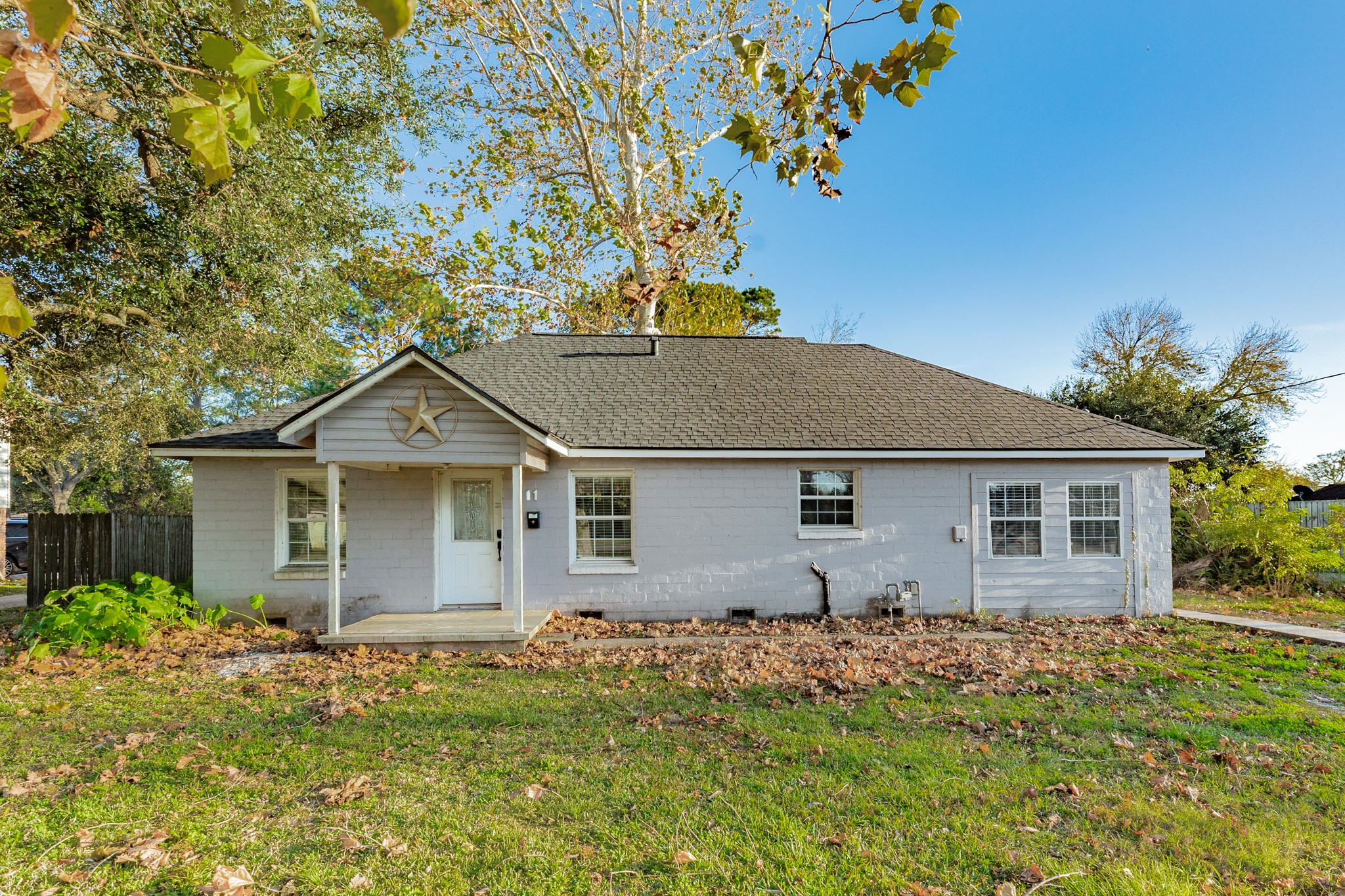 711 W Kyle Road Clute TX 77531
