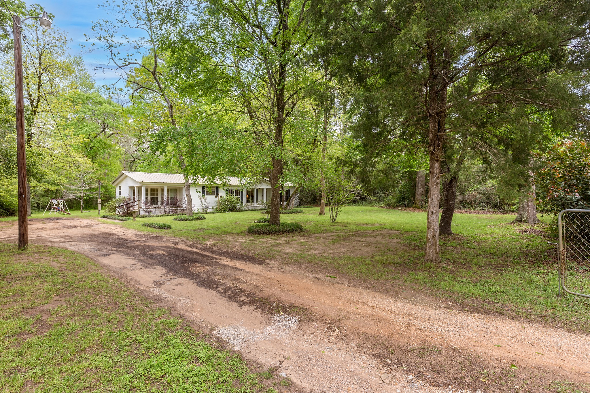 90 N Dove Creek Drive Cleveland TX 77328