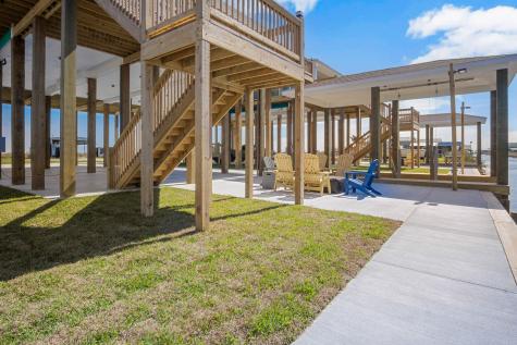 1297 1/2 Mabry Street Gilchrist TX 77617