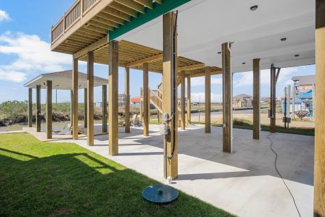 1297 1/2 Mabry Street Gilchrist TX 77617