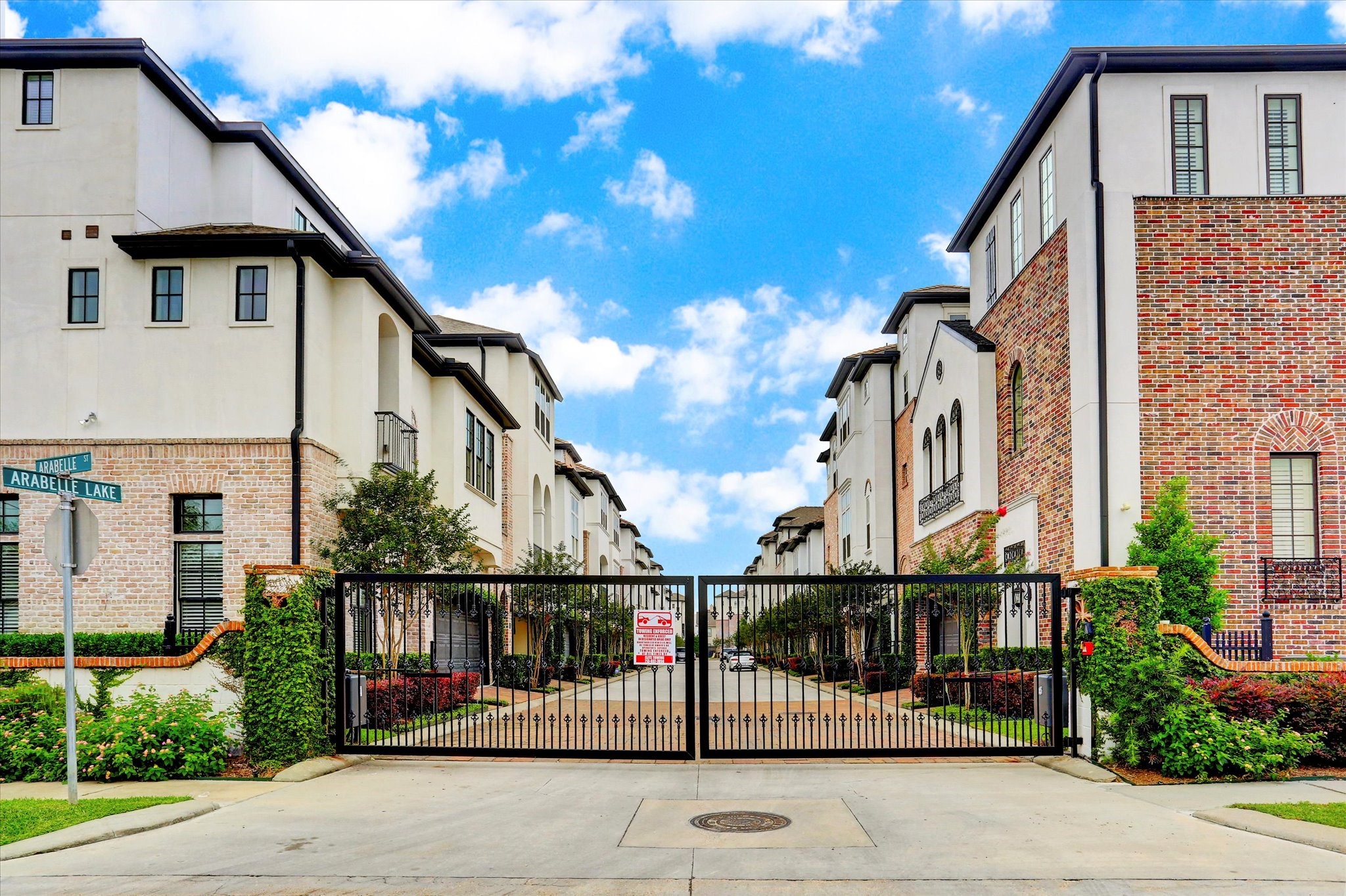5712 Arabelle Lake Street Houston TX 77007