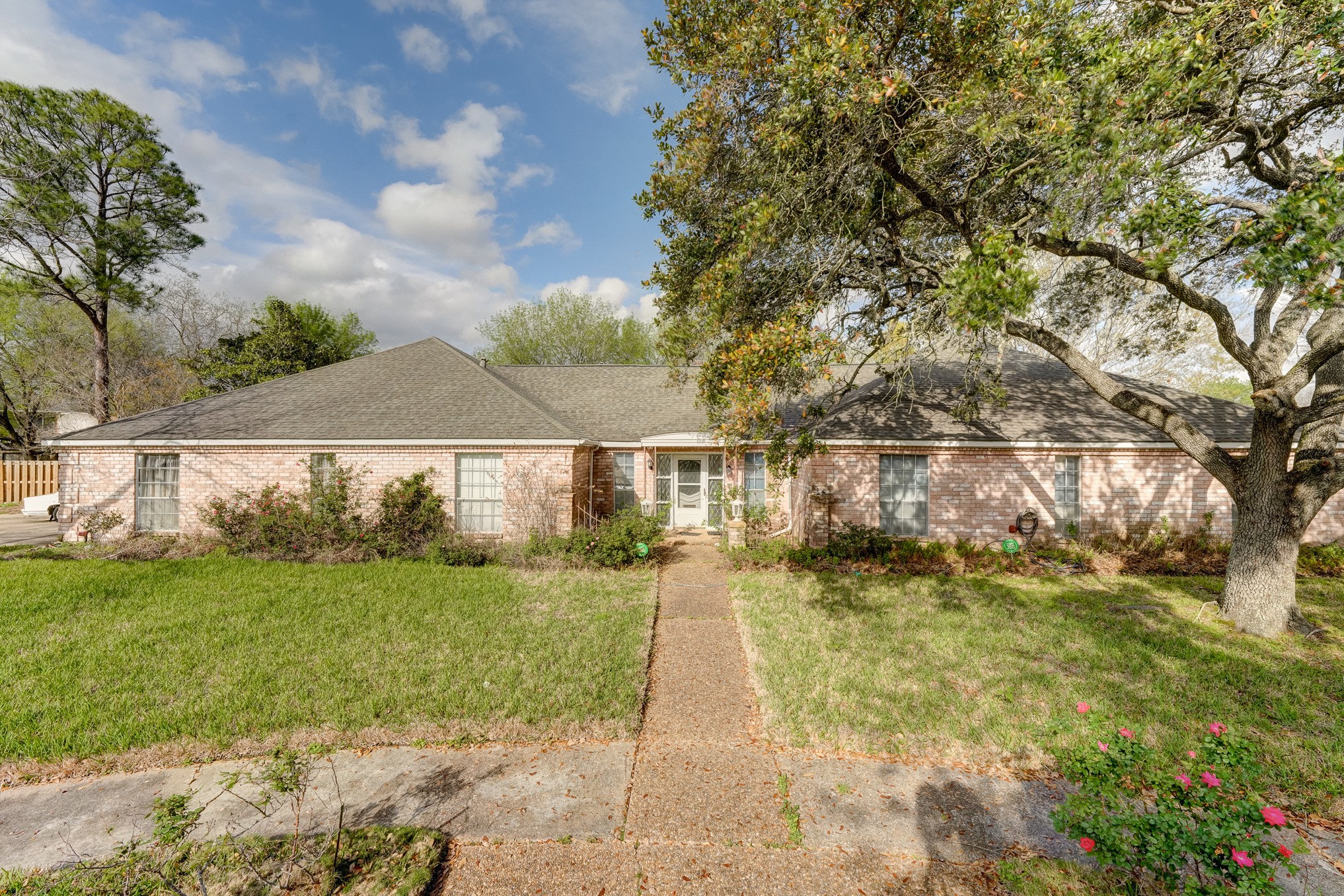 6202 Creekbend Drive Houston TX 77096