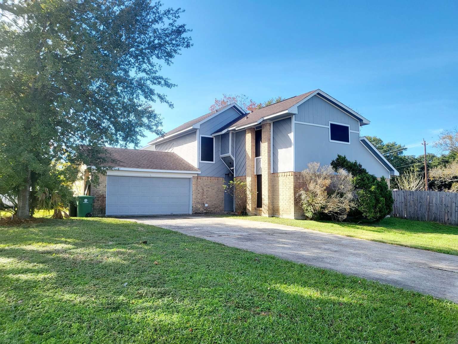 402 Leicester Lane Houston TX 77034
