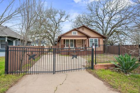 1613 Robeson Street Bryan TX 77803