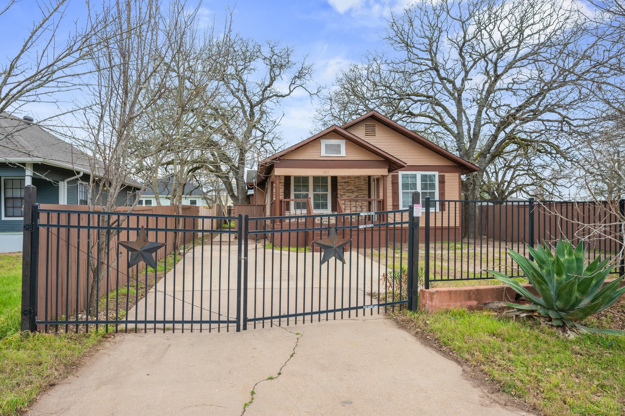 1613 Robeson Street Bryan TX 77803