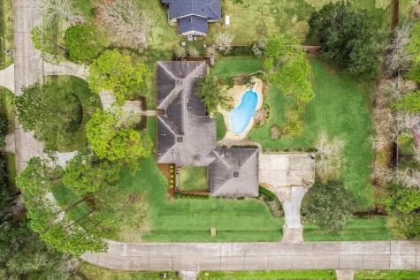 1207 Pine Hollow Drive Friendswood TX 77546