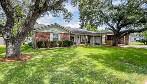 108 Sandra Street Edna TX 77957