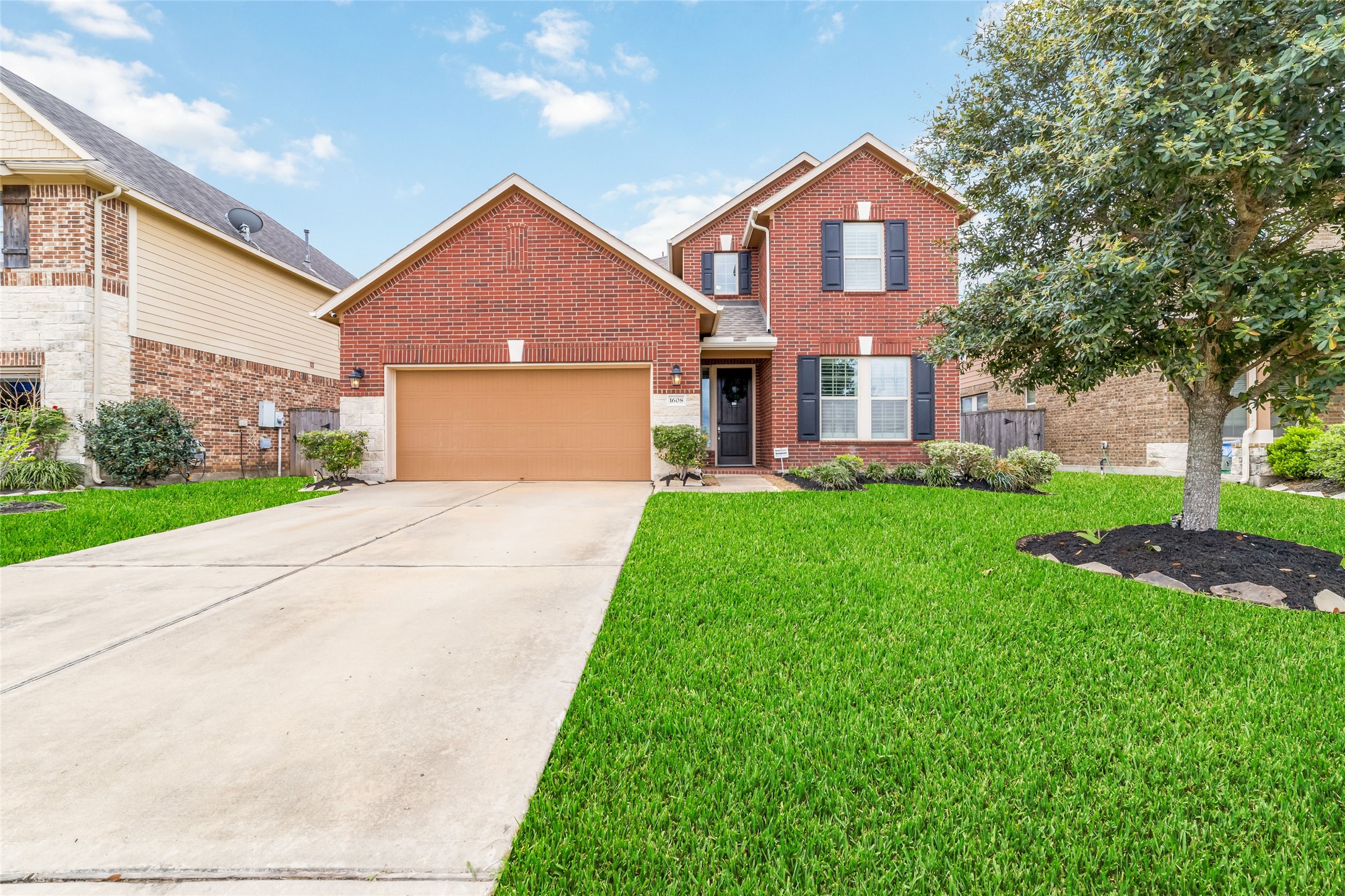 1608 Golden Taylor Drive Pearland TX 77581