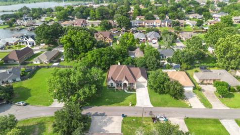 13336 Lake Breeze Lane Willis TX 77318