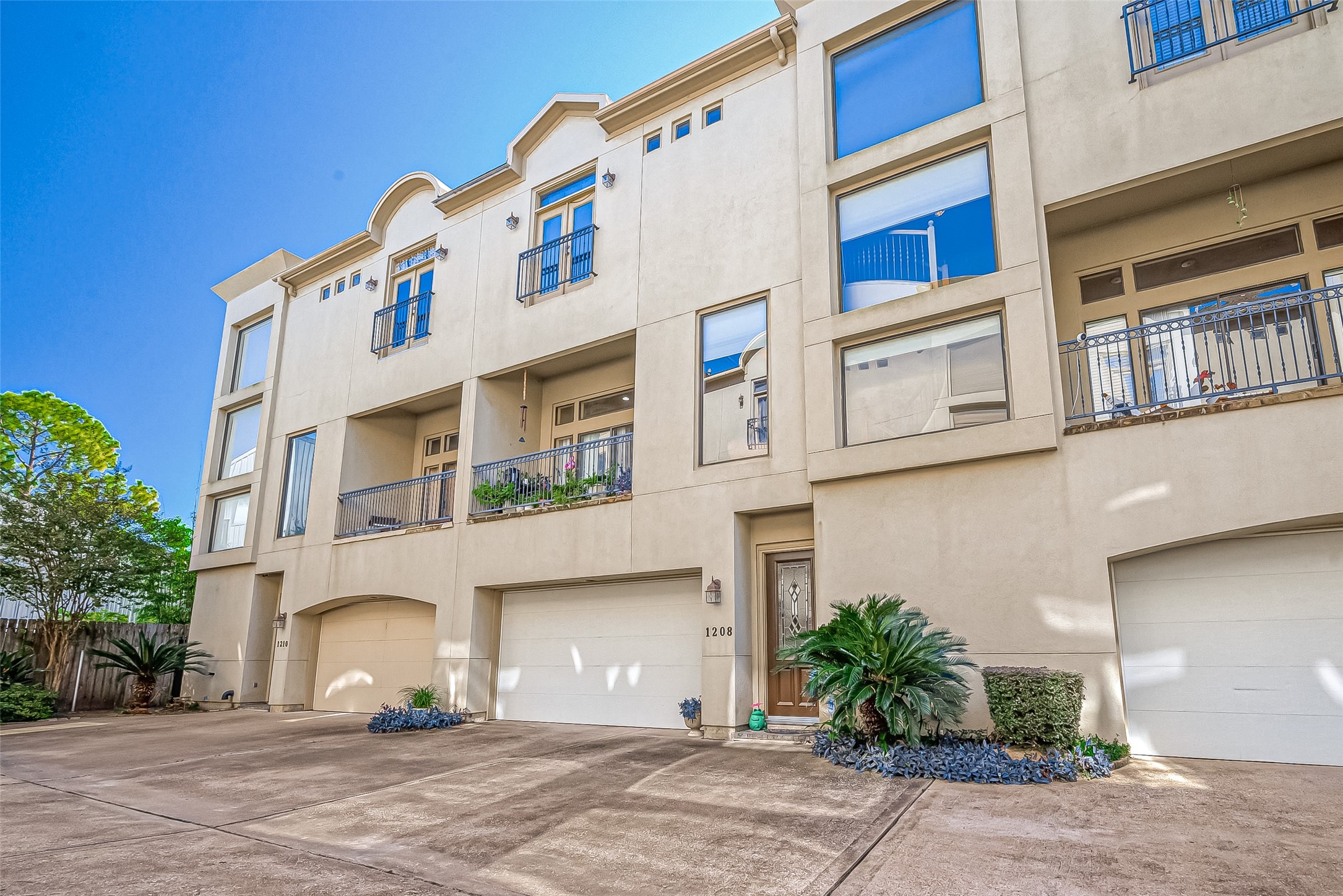 1208 Birdsall Street Houston TX 77007