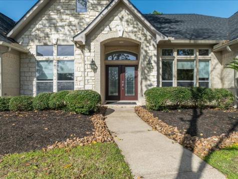 1003 Acorn Court Friendswood TX 77546