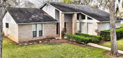102 Arrowwood Street Lake Jackson TX 77566